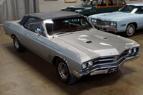 SUV, American muscle cars that cost less than a used SUV right now