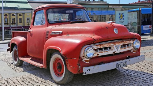 20 classic pickup trucks that still look amazing