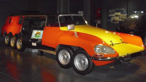 Michelin's strange PLR tire-testing car was a 10-wheeled fever dream