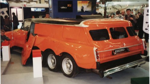 Michelin's strange PLR tire-testing car was a 10-wheeled fever dream