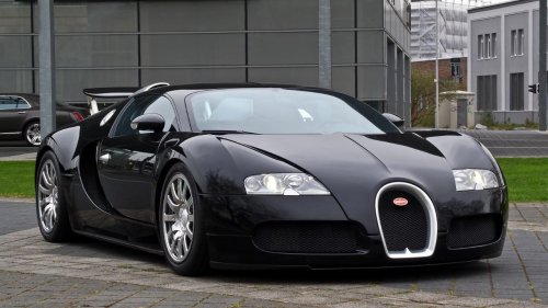 10 European exotics that still stop crowds instantly