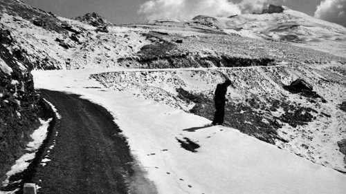 La carretera asfaltada más alta de Europa está en España y pocos la han recorrido