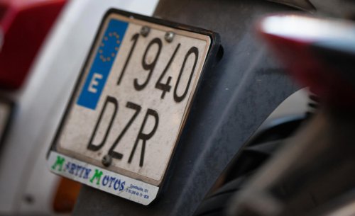 Las matrículas que la DGT jamás te dejará llevar: los códigos prohibidos en España y sus curiosos motivos