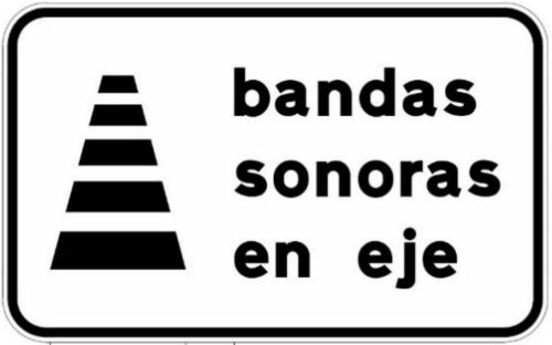 Por qué hace esto tu coche cuando pisas la línea blanca: es desagradable pero puede salvarte la vida