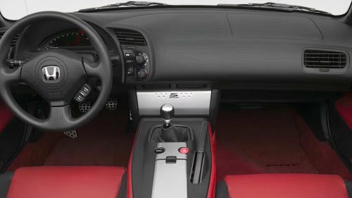 The Japanese sports car that embarrasses Porsche owners on track