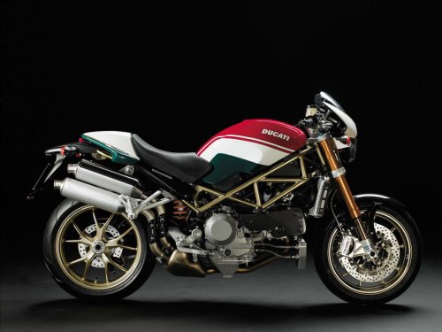 Ducati celebra el centenario con la Collezione 100: diez espectaculares motos que homenajean su histórico legado en la competición