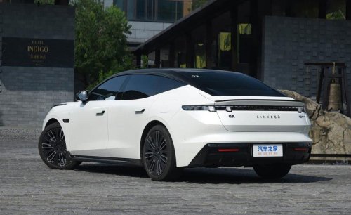BYD, 816 km de autonomía, carga del 10 al 80% en 5,5 minutos y desde 25.000 euros para el coche eléctrico que desafía a BYD