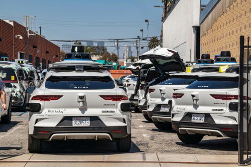 Los robotaxis de Waymo la lían otra vez: Así atascaron un barrio conocido por sus calles sin salida