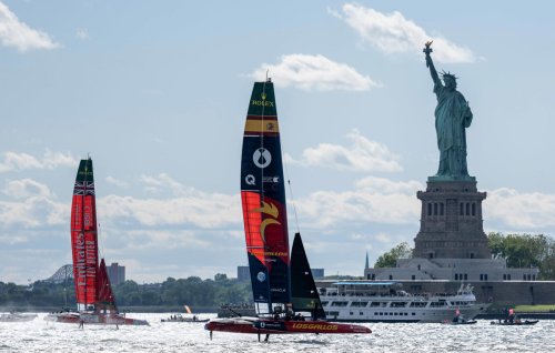 España lidera un Gran Premio de Nueva York bajo mínimos