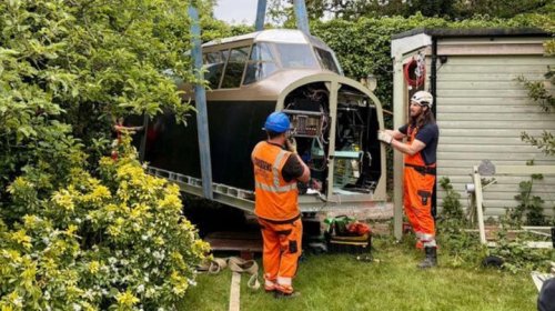 British man built a replica WW2 bomber cockpit by hand – now it's headed to a museum