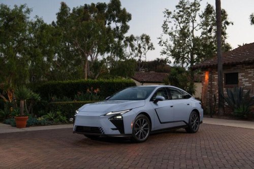 2026 Lexus ES: 3 pros and 2 cons