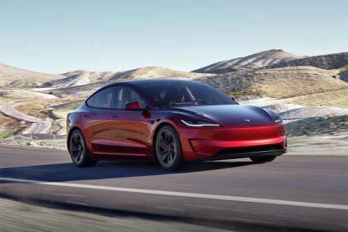 Tesla, ¿1.020 CV y batería de 100 kWh para un Tesla Model 3 Plaid? El fabricante deja caer la idea