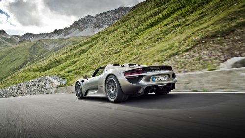 Porsche, El afán coleccionista de Alonso no tiene fin: Ahora nos sorprende este exclusivo hypercar de Porsche