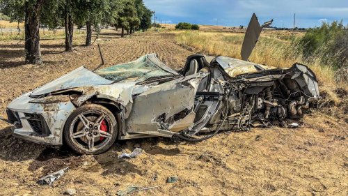 Chevrolet, Chevrolet Corvette, C8 Chevrolet Corvette Stingray crashes in California