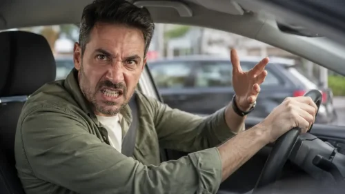 La DGT desvela un dato inquietante: tres de cada cuatro conductores se transforman al volante y la ciencia sabe las causas