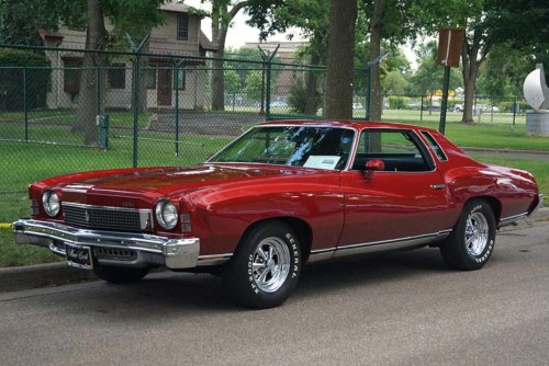 9 muscle cars from the early 1970s that pushed V8 performance to the limit