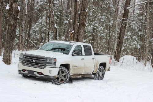 GM recalls trucks over rupturing side airbags