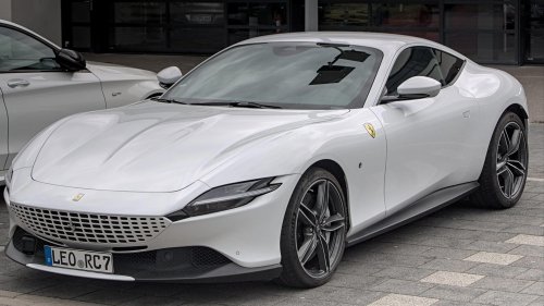 10 supercars only experts should drive &amp; 10 that are surprisingly friendly