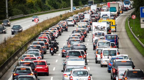 5 pro tips for driving a manual car in city traffic