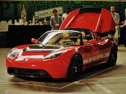 El coche eléctrico que Elon Musk rechazó y que acabó en manos de Tom Hanks