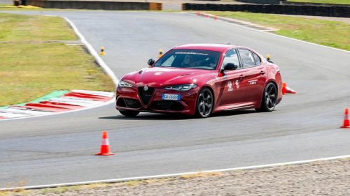 Asistimos a la Escuela de Conducción Alfa Romeo en el circuito de Varano a la que todo conductor puede y debe acudir
