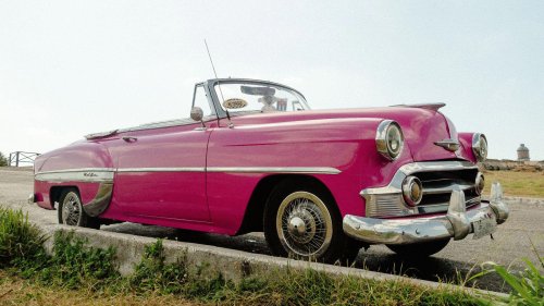 10 colors that only look good on classic cars & 10 they’d never pull off