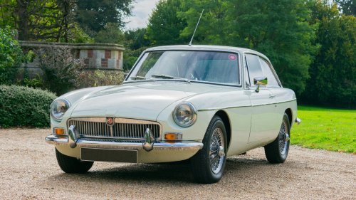 10 colors that only look good on classic cars &amp; 10 they’d never pull off