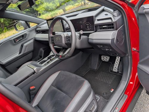 トヨタ「RAV4」で「GR SPORT」を選ぶ理由は? 試乗してわかった真価
