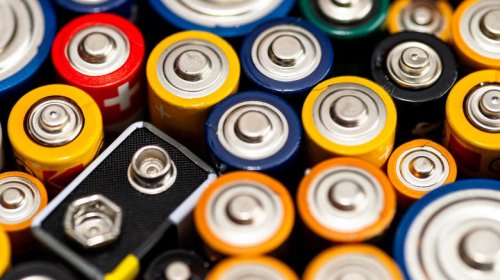 Lithium ion batteries keep exploding in New York City garbage trucks, which is a problem