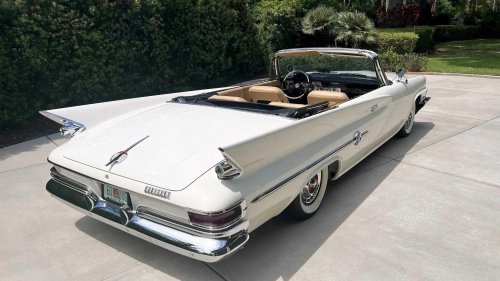 Chrysler, Chrysler 300 Hurst: The forgotten 440 TNT muscle luxury coupe