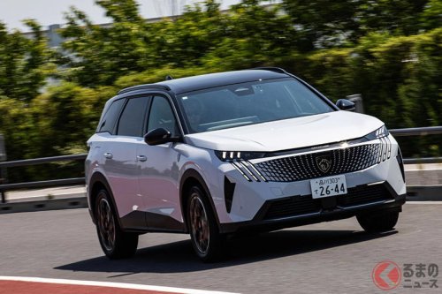9年ぶり全面刷新！ 新型「“3列7人乗り”SUV」に乗った印象は？ 独創的な内外装と軽快な走りが魅力！ 600万円切りのプジョー新型「5008」の実力とは