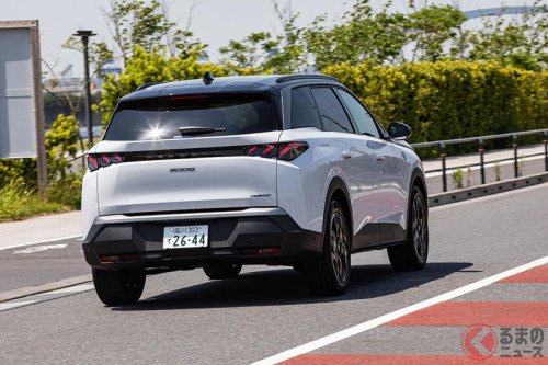 9年ぶり全面刷新！ 新型「“3列7人乗り”SUV」に乗った印象は？ 独創的な内外装と軽快な走りが魅力！ 600万円切りのプジョー新型「5008」の実力とは