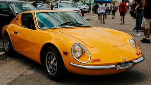 10 colors that only look good on classic cars &amp; 10 they’d never pull off