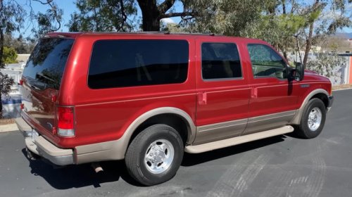 Ford, SUV, The 2000 Ford Excursion was built to be the biggest, heaviest SUV on Earth