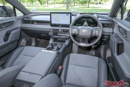 ハリアー対RAV4!同じトヨタSUVでも“都会派”を選ぶならどっちが幸せ?