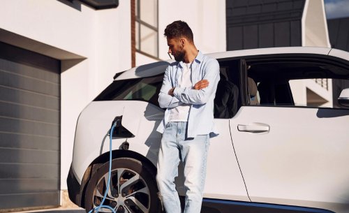 Tarifa nocturna y horas valle: cuánto puedes ahorrar cargando bien tu coche eléctrico