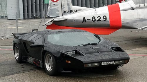 SuperCar, The Vector W8 was America's only true independent 20th-century supercar