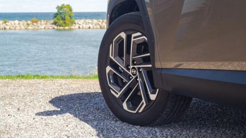 Hyundai, Hyundai Tucson, 2026 Hyundai Tucson Hybrid: 3 pros and 2 cons