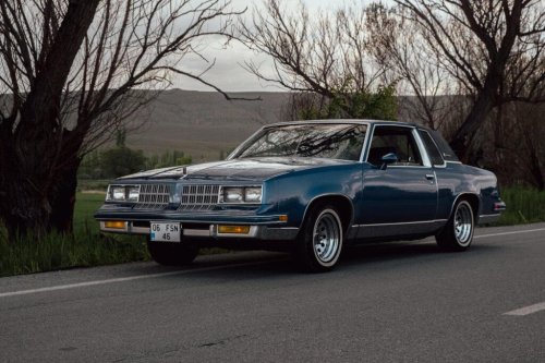 Ten classic muscle cars that redefined excessive power