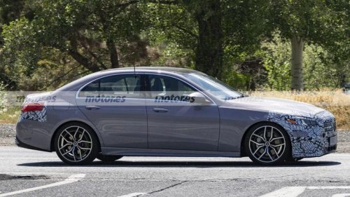 Mercedes, BMW, El Mercedes Clase C 2027 ya enseña sus novedades más importantes antes de enfrentarse al nuevo BMW Serie 3
