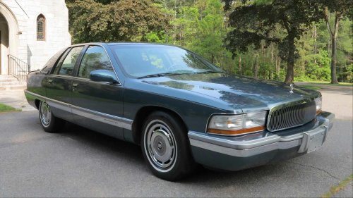 8 V8 sedans enthusiasts are hoarding for their engines