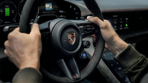 Porsche, Porsche Panamera, Porsche Taycan, Porsche da un giro inesperado al Taycan 2027, ahora simula los cambios de la caja PDK del Panamera