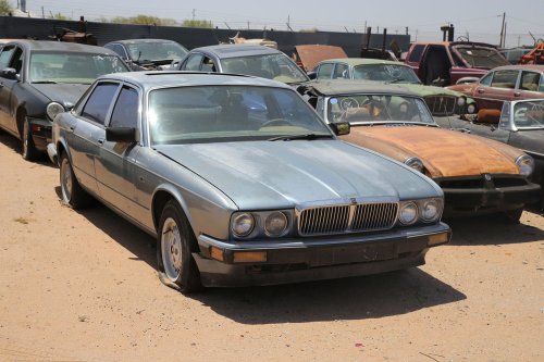 Las joyas del desguace de Desert Valley Auto Parts, Arizona