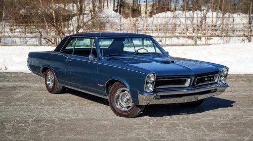 15 vintage cars that took the road and made it their own