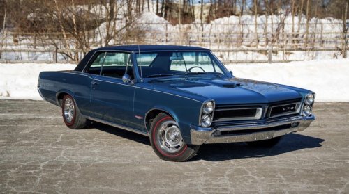 15 vintage cars that took the road and made it their own