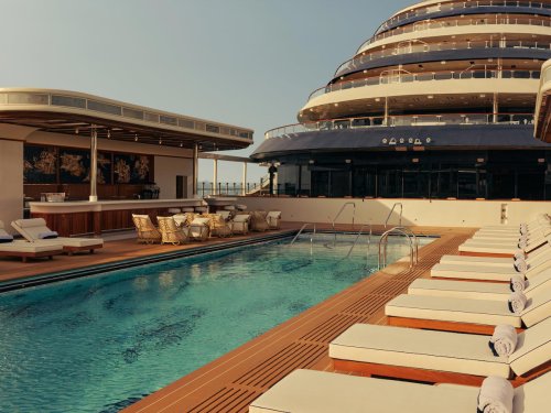 Porsche, Así es el Four Seasons I, el yate-crucero de la cadena hotelera inspirado en James Bond y Porsche