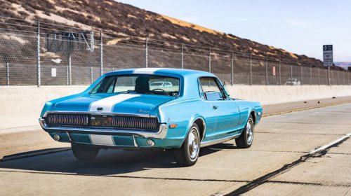 10 classic cars with cool tail lights