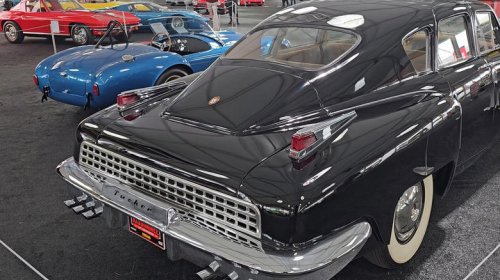 10 classic cars with cool tail lights