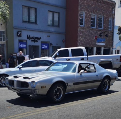 15 vintage cars that took the road and made it their own