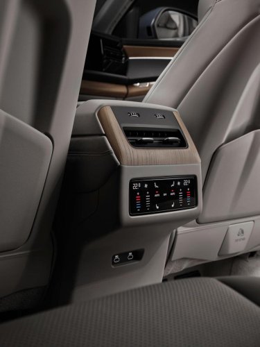 Gallery: 2027 Audi Q7 and SQ7 photos